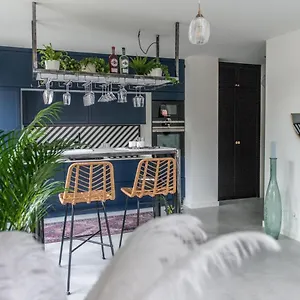 Hedo & Art Loft - Old Town Apartment